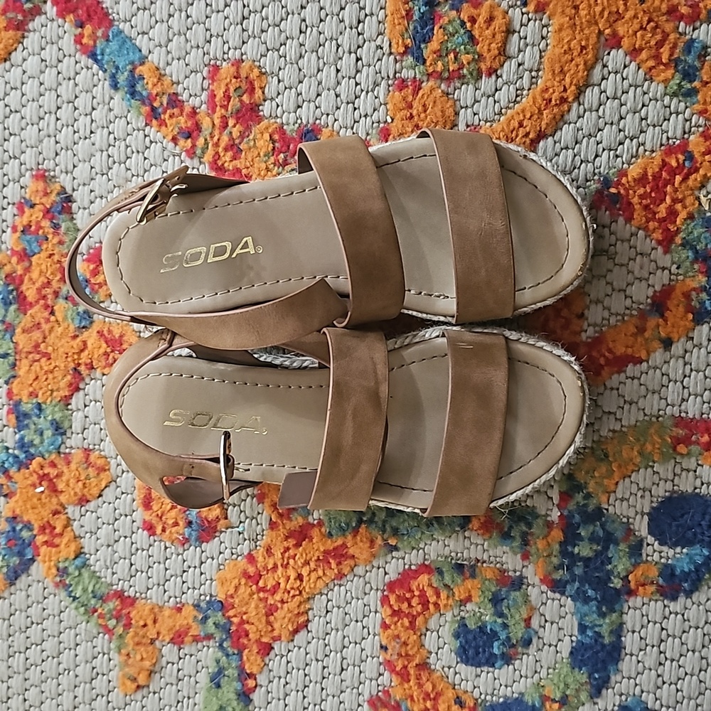 Girls platform sandals